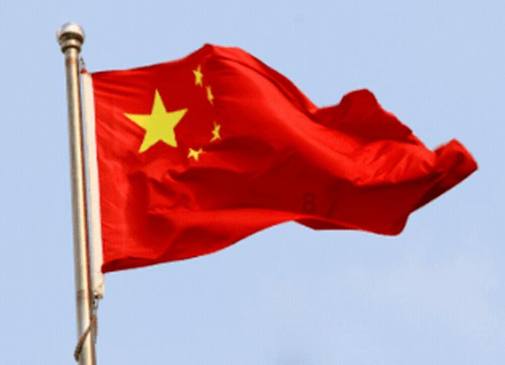 困在俱乐部的少女